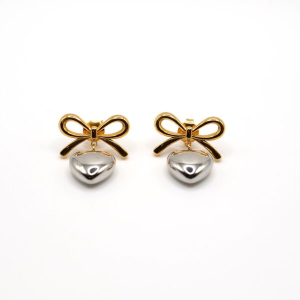 Orecchini fiocco con cuore pendente