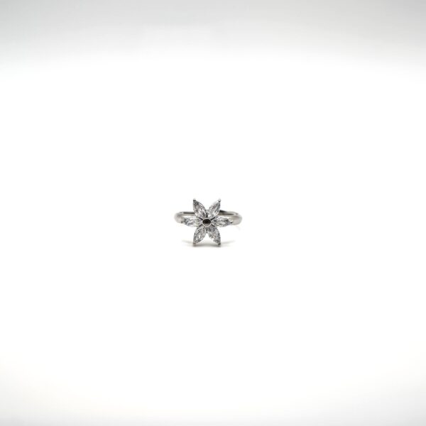 anello margherita petali strass