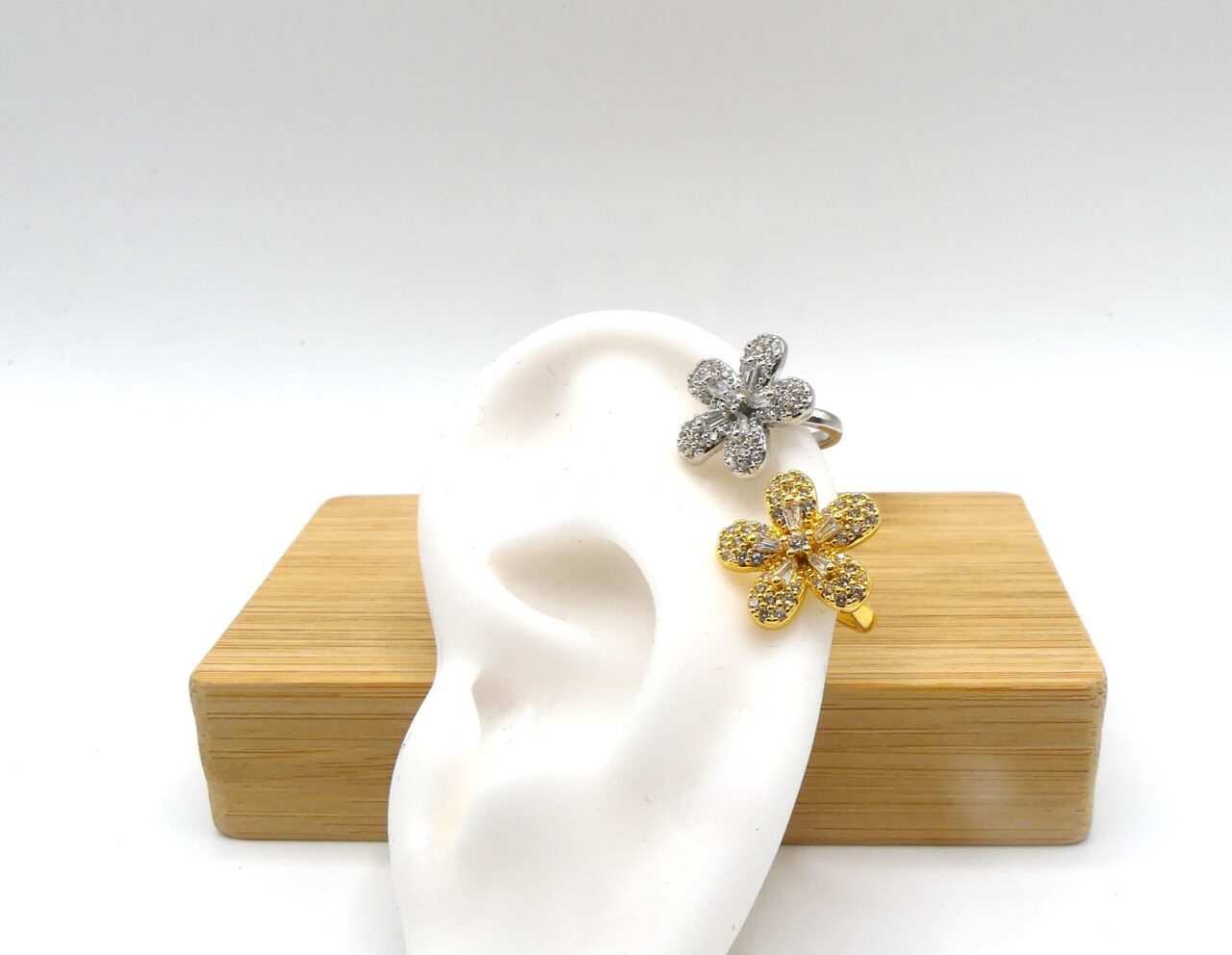 EAR CUFF MARGHERITA CON STRASS
