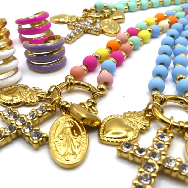 collana croce perline e multi scharms