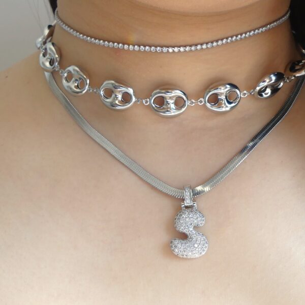 COLLANA CON INIZIALE BOMBATA